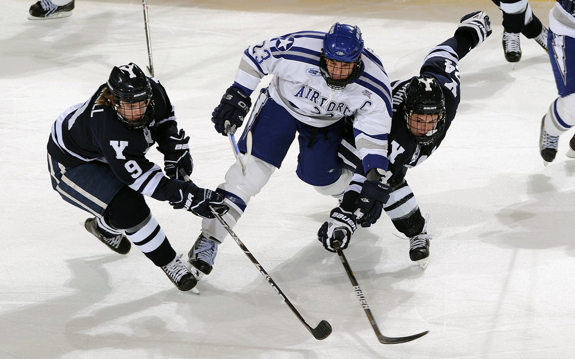 小贾伦存在感拉满，上海队力克辽宁队的背后，一场关于存在的篮球哲学