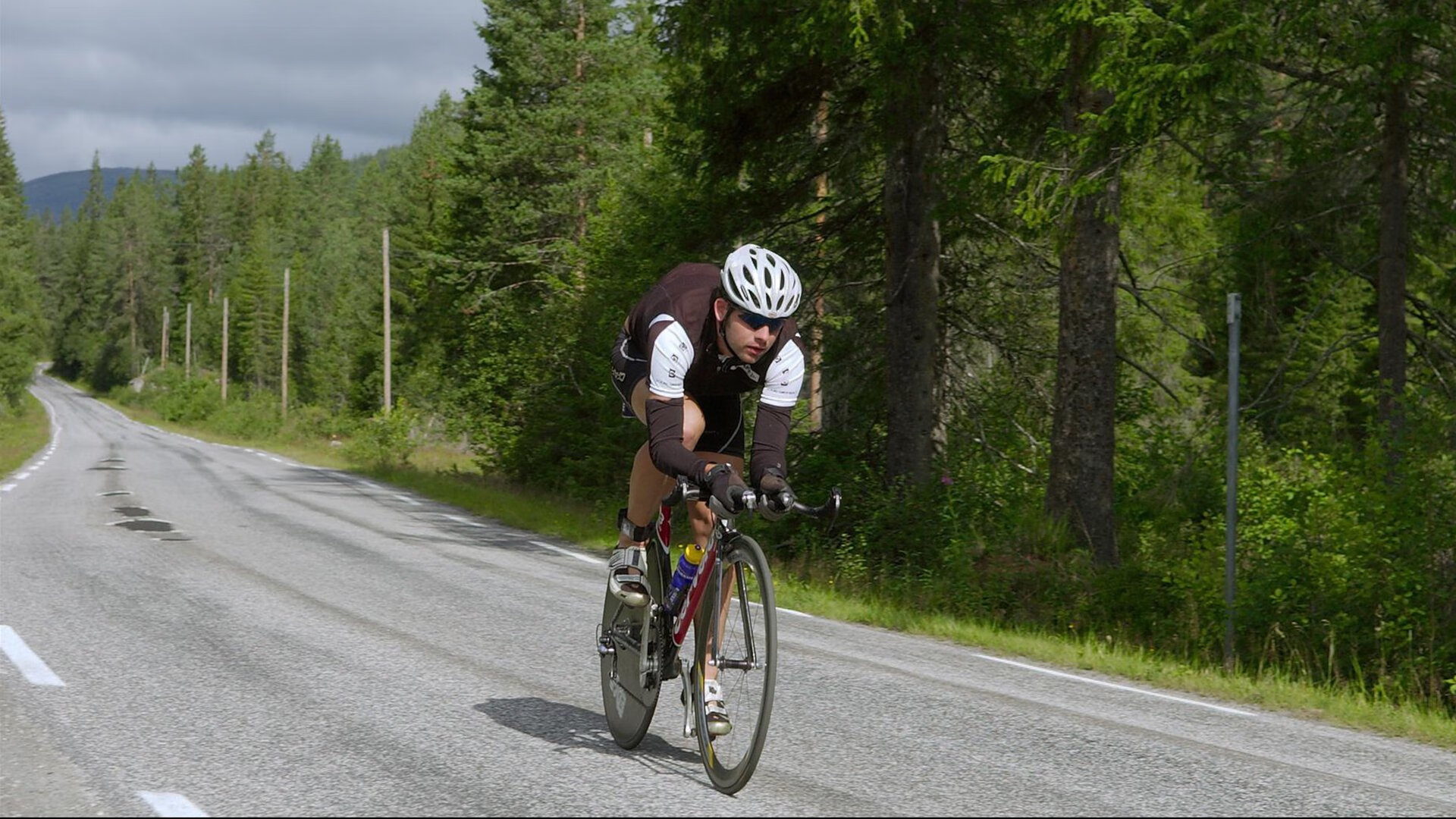 克罗地亚生死战取胜利物浦，斯通斯点燃赛场，当足球成为信仰的史诗