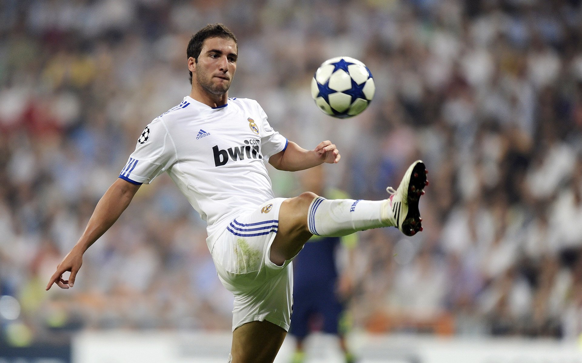 哈弗茨关键节点连续得分,拉齐奥决胜局带走牙买加,足球世界里的决定性瞬间哲学